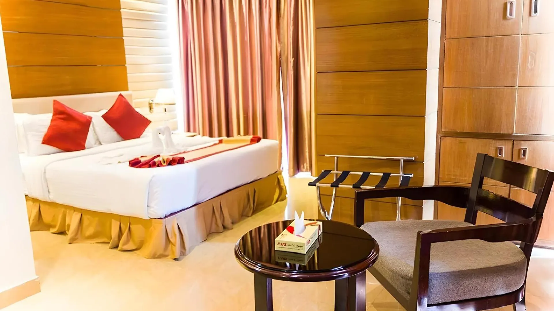 ****  Fars Hotel & Resorts - Bar-Buffet-Pool-Spa Dhaka Bangladesh