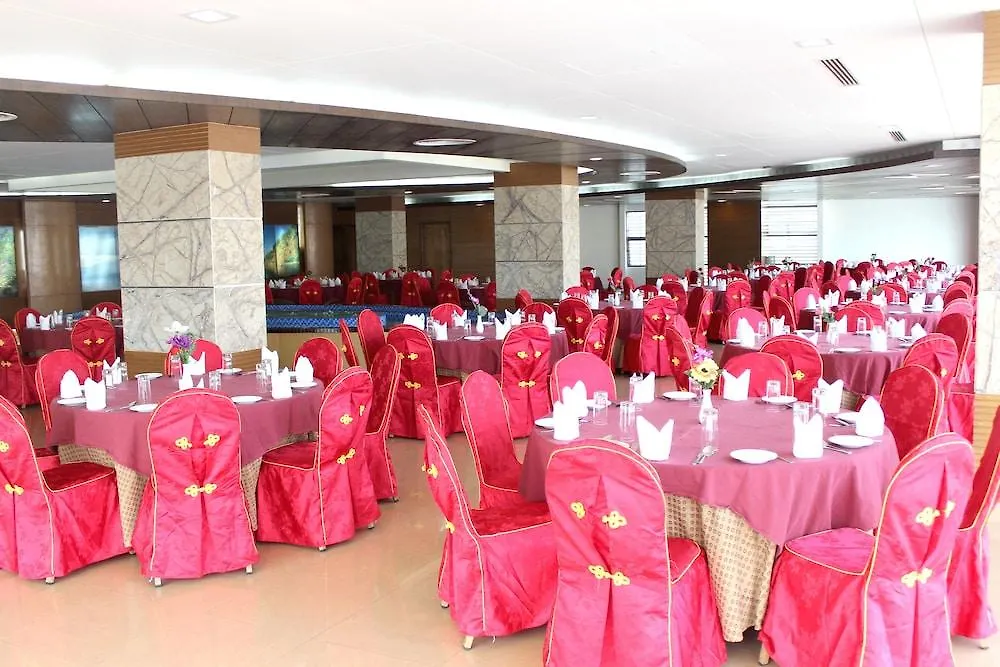 Fars Hotel & Resorts - Bar-Buffet-Pool-Spa Dhaka 4*,