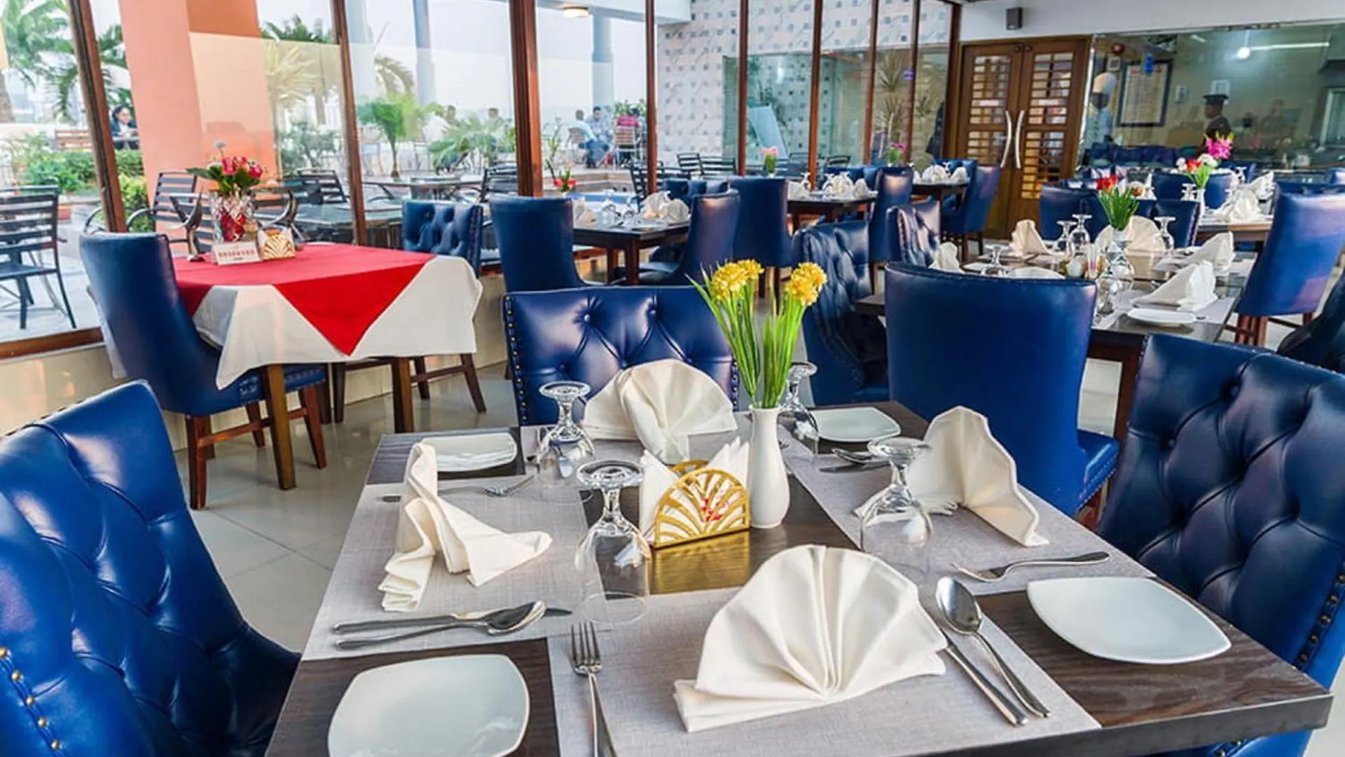 Fars Hotel & Resorts - Bar-Buffet-Pool-Spa Dhaka 4*,