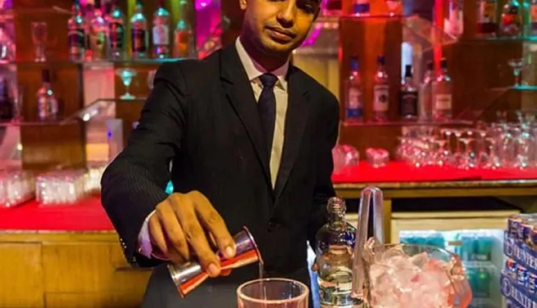 Fars Hotel & Resorts - Bar-Buffet-Pool-Spa Dhaka